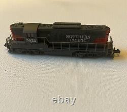 N Scale Train Lot (of 4) Atlas 48419 GP-9 Locomotive with Freight Cars
