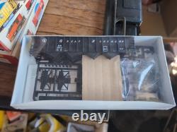 NEW Mixed Lot of 12 Boxcars Athearn Walthers Details West Robins Rails McKean