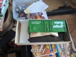 NEW Mixed Lot of 12 Boxcars Athearn Walthers Details West Robins Rails McKean