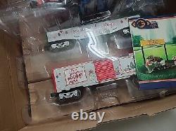 NIB LIONEL O 1923140 Disney Mickeys Christmas Express Train LionChief Bluetooth