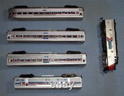 Nice Set Of Ho Scale Athearn Amtrak F7a Diesel Locomotive & 4 Amtrak Train Cars