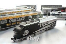 Oakland Raiders Hawthorne Village Train Set Diesel Locomotive + 13 Cars