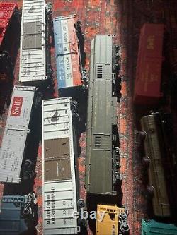 Over 30 Pieces Vintage HO Scale Mixed Train Freight/Box/Cars Engines