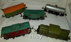 Pre War Lionel Train Set #252 Locomotive, 803,804,805,807 cars
