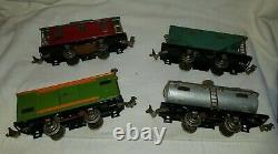 Pre War Lionel Train Set #252 Locomotive, 803,804,805,807 cars