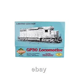 Proto 187 HO Scale EMD GP-30 Locomotive Model Train Car 21522