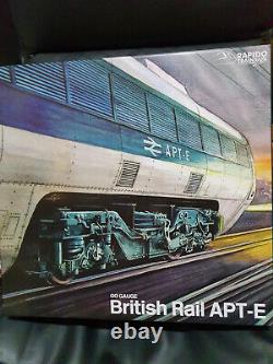 Rapido Trains UK 924001 British Rail APT-E 4 car train pack with souvenier book