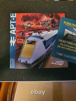 Rapido Trains UK 924001 British Rail APT-E 4 car train pack with souvenier book