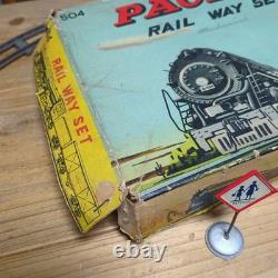 Rare VTG 1950s Bandai Japanese Tin Steam Locomotive Train Set with Tracks Station