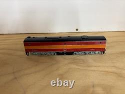 SO PACIFIC DALIGHT TRAIN PACKAGE w /8 Cars Slightly Used Ready To Run