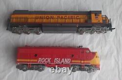 TYCO HO Model Train Rock Island Union Pacific Engines Cars Tracks UNTESTED as is