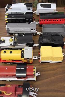 Thomas the Tank Engine Train Lot of 60 Trackmaster Locomotives & Cars Battery