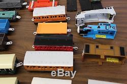 Thomas the Tank Engine Train Lot of 60 Trackmaster Locomotives & Cars Battery