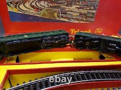 Triang Rs. 27 B. R Green 2 Car Metro Cammell Class 101 Train Set Excellent Boxed