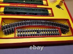 Triang Rs. 27 B. R Green 2 Car Metro Cammell Class 101 Train Set Excellent Boxed