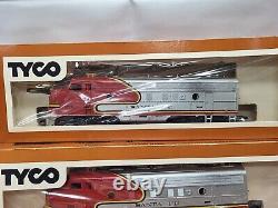 Tyco 3 Cars Mantua T224H T230HC HO Red Box Santa Fe F9 A &B Locomotives Dummy