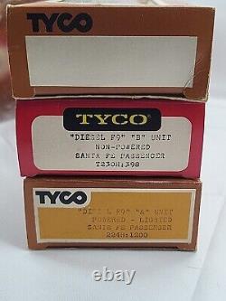 Tyco 3 Cars Mantua T224H T230HC HO Red Box Santa Fe F9 A &B Locomotives Dummy