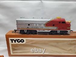 Tyco 3 Cars Mantua T224H T230HC HO Red Box Santa Fe F9 A &B Locomotives Dummy