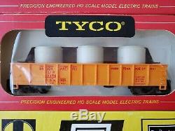 Tyco Train Set Vintage 1968 Ho Scale 5 Cars, Locomotive, Track, Bridge, Transfor