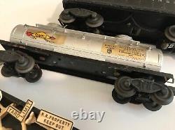 VTG LIONEL TRAIN SET -027 1950's Very good condition, Engine +4 cars