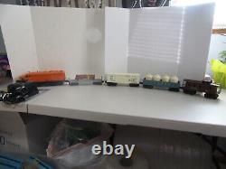 Vintage 1957 Lionel Train Set #1569 Diesel Freight Engine and 4 Cars