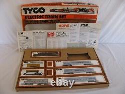 Vintage 1970s TYCO HO Scale Amtrak F-9 Diesel Passenger Train Set #J226 EX