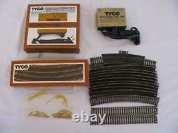 Vintage 1970s TYCO HO Scale Amtrak F-9 Diesel Passenger Train Set #J226 EX