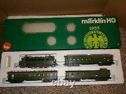 Vintage 70s MIB Mint Marklin HO Train 2850 Set, E0414 Locomotive, 3 Passenger Cars