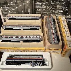 Vintage HO Amtrak Train Lot of 5 Life Like 8241 Locomotive 229 & Passenger Cars