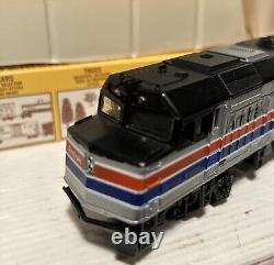 Vintage HO Amtrak Train Lot of 5 Life Like 8241 Locomotive 229 & Passenger Cars