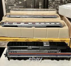 Vintage HO Amtrak Train Lot of 5 Life Like 8241 Locomotive 229 & Passenger Cars