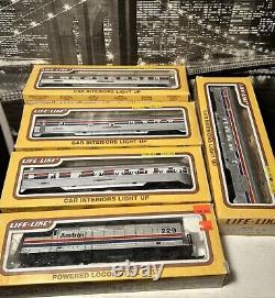 Vintage HO Amtrak Train Lot of 5 Life Like 8241 Locomotive 229 & Passenger Cars