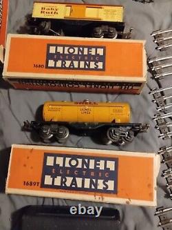 Vintage Lionel 1684- 2-4-2 O gauge Loco & Tender + 3-Cars, Track & Transformer S