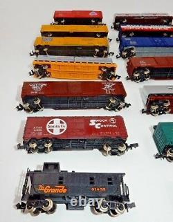 Vintage Lot Of 23 N-scale Train Cars Includes 1 Engine Bachman Atlas Trix Etc