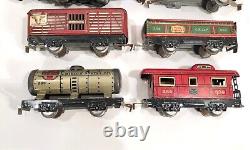 Vintage Marx Jubilee Canadian Pacific Locomotive Engine With Five Train Cars