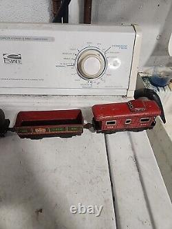 Vintage Set Of 4 Marx Tin Trains 897 Locomotive With 3 Cars LOCO UNTESTED READ