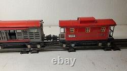 Vintage War Lionel Train Set- Pre War. Cars