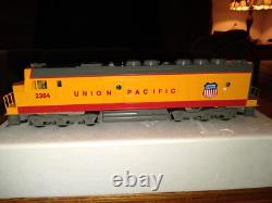 WILLIAMS TRAINS FP205 FP-45 UNION PACIFIC POWER A WithHORN LOCOMOTIVE CAR 2364